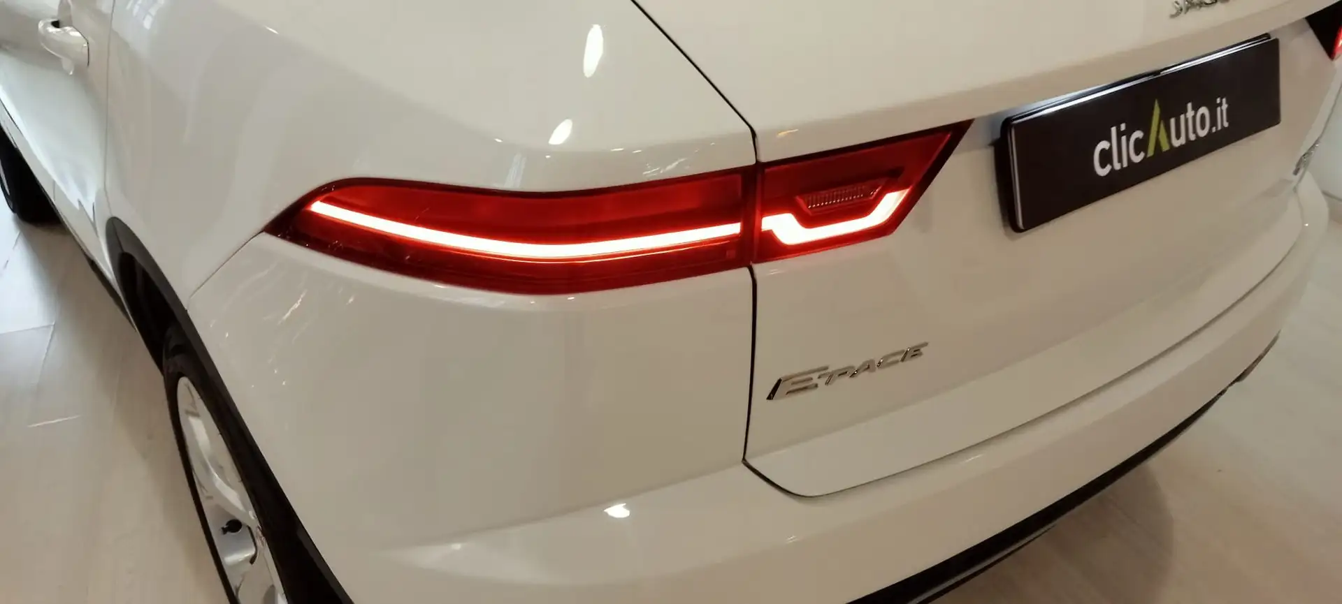 Jaguar E-Pace E-Pace 2.0d i4 S awd 150cv auto Bianco - 2