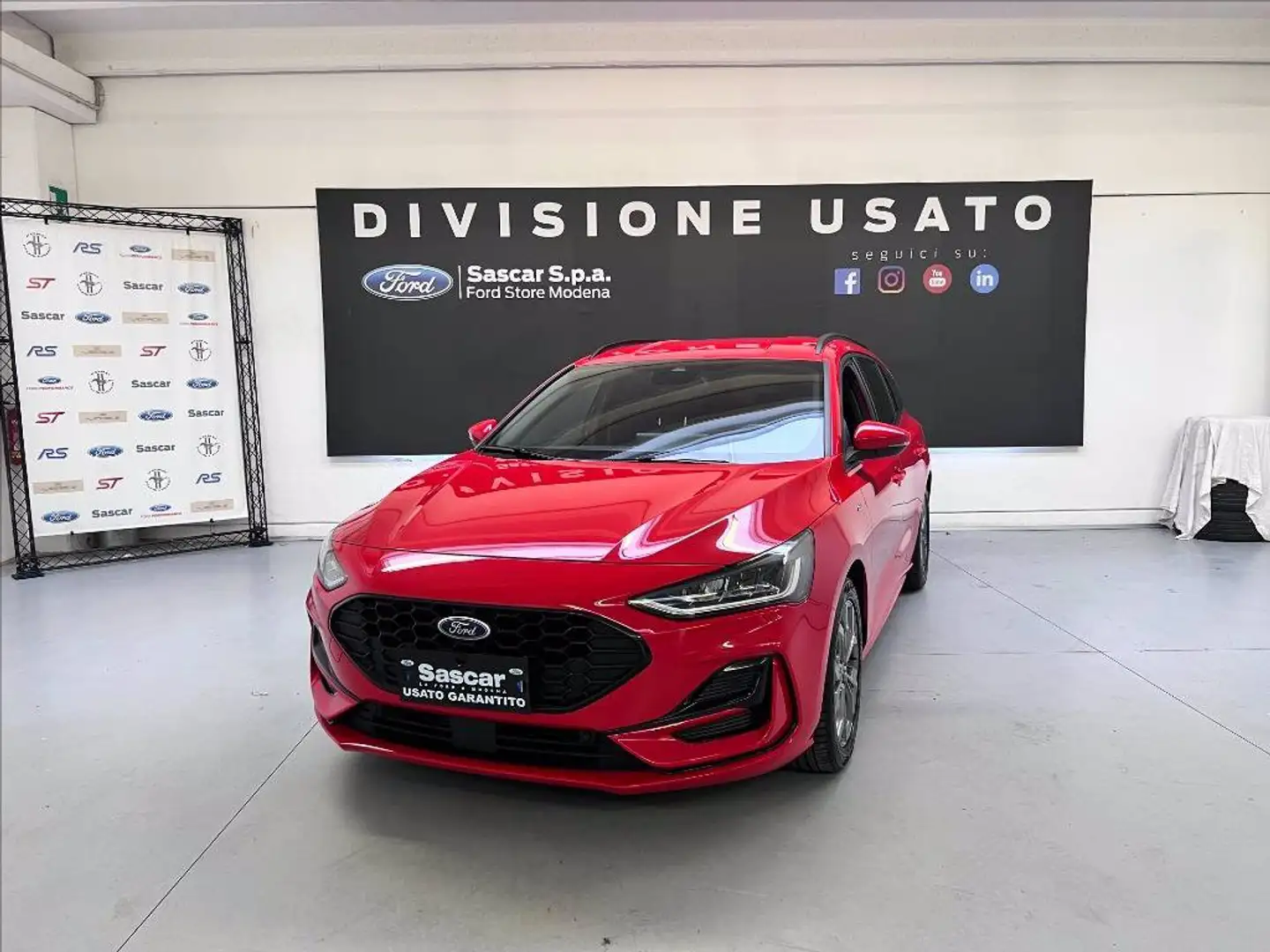 Ford Focus SW 1.0t ecoboost h ST-Line X 125cv Rosso - 1