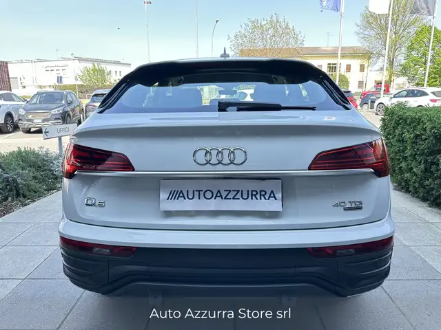 Audi Q5 view 5