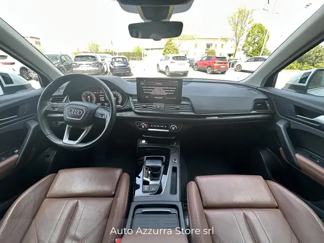 Audi Q5 view 12