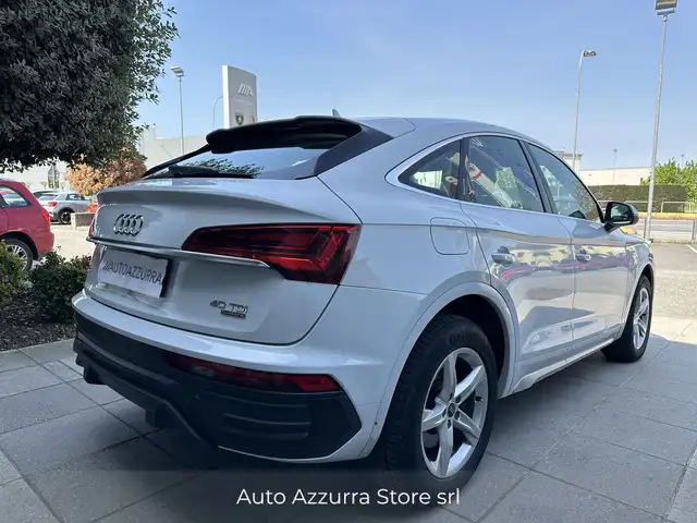 Audi Q5 view 4