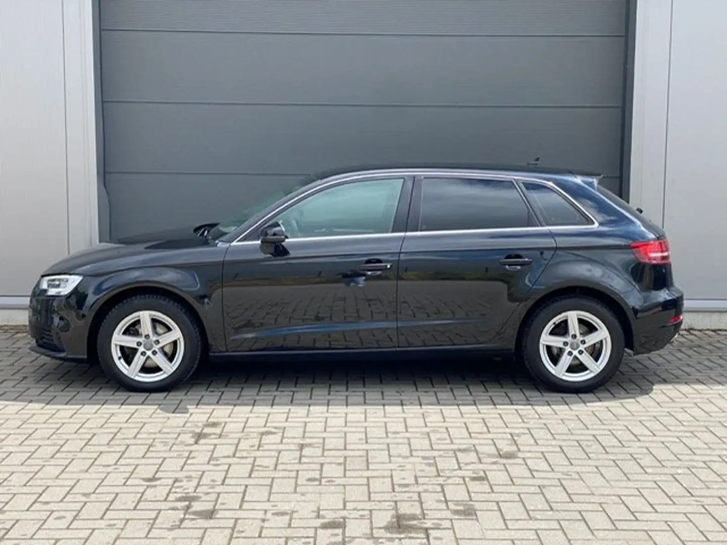 Audi A3 LED/LEDER/NAVI/ADAPTIEVE CRUISE CONTROLE Zwart - 2