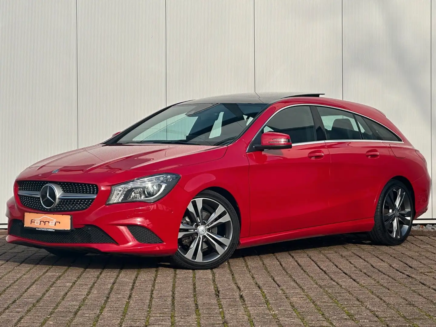 Mercedes-Benz CLA 220 BI-XENON AHK NAVI PANO Rot - 1