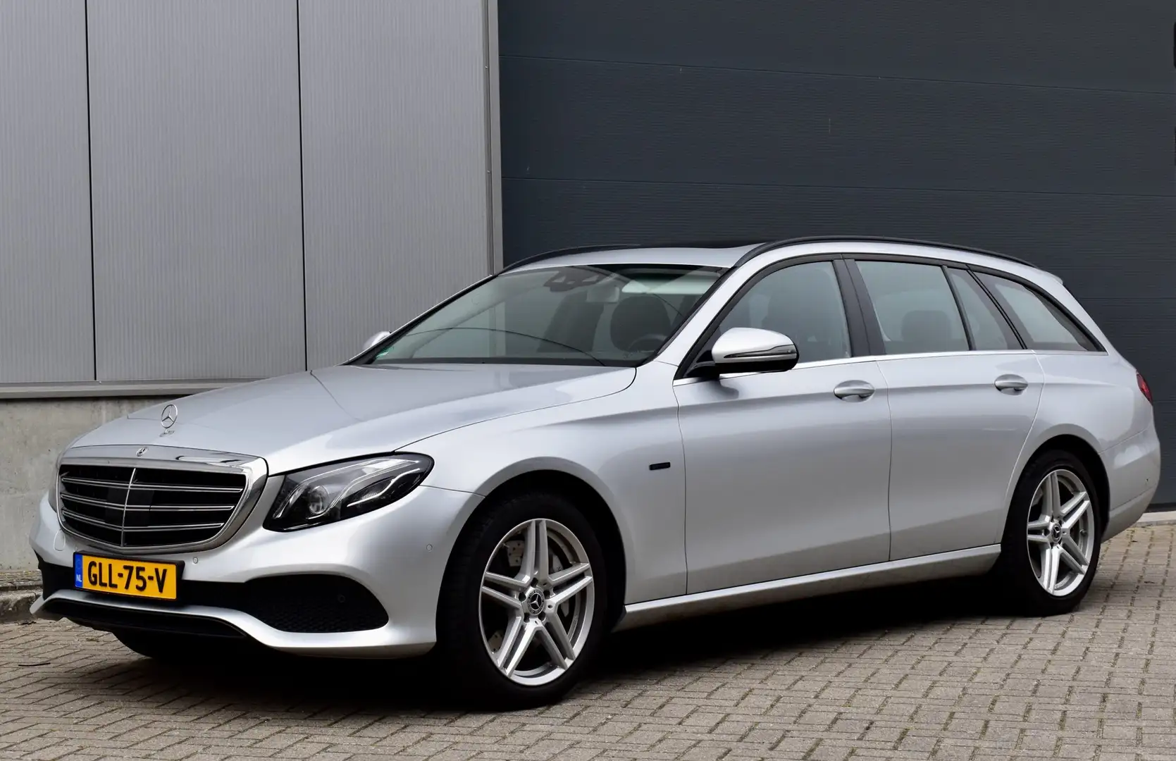 Mercedes-Benz E 300 DE-hybrid Estate Lane+brake-assist HUD vol opties Grijs - 1