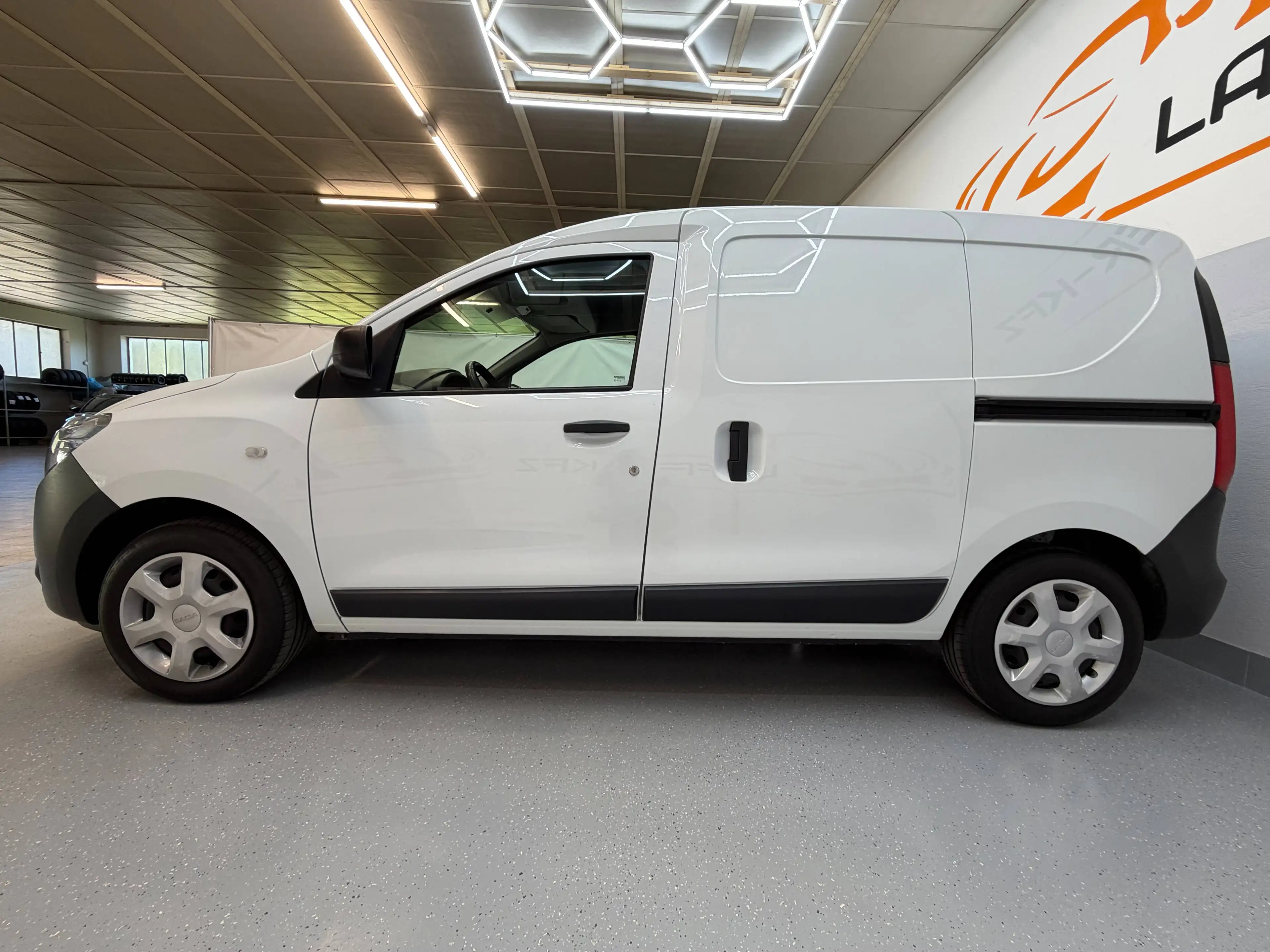 Dacia Dokker Comfort TCe 130 KLIMA PDC AHK — photo 9