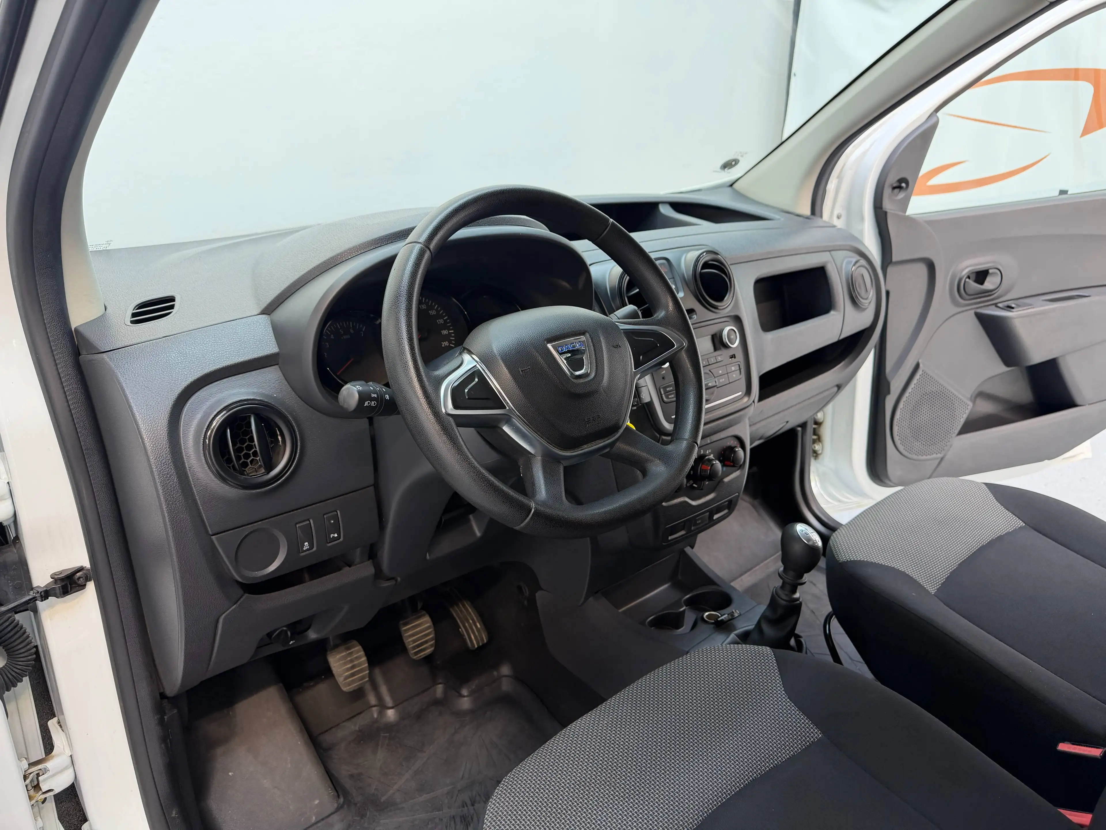Dacia Dokker Comfort TCe 130 KLIMA PDC AHK — photo 15