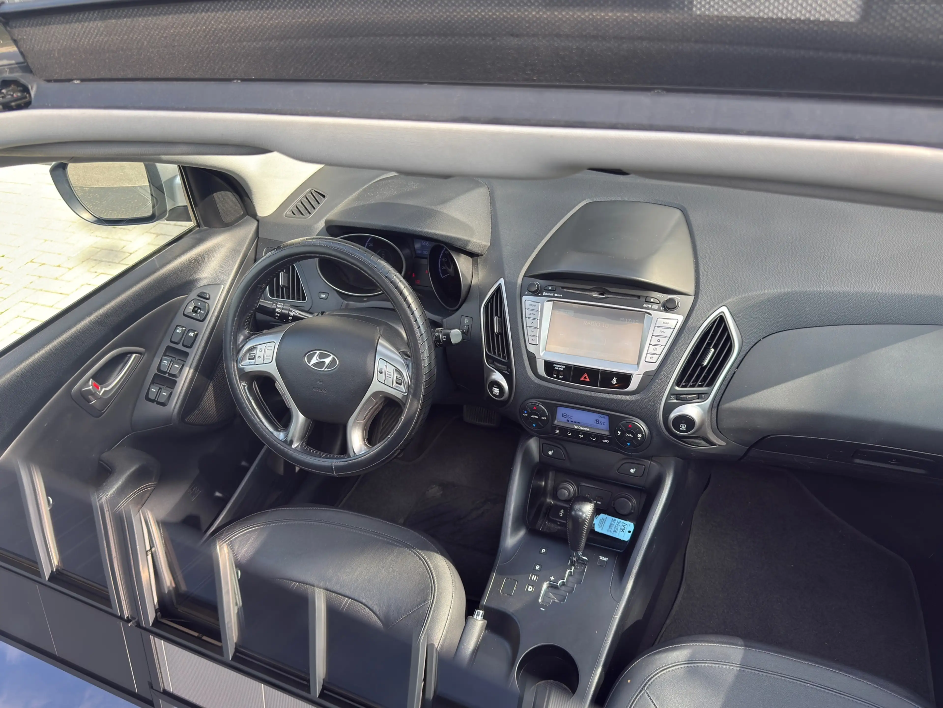 Hyundai iX35 2.0i 4WD i-Catcher / AUTOMAAT / SCHUIFDAK / NAP — photo 14