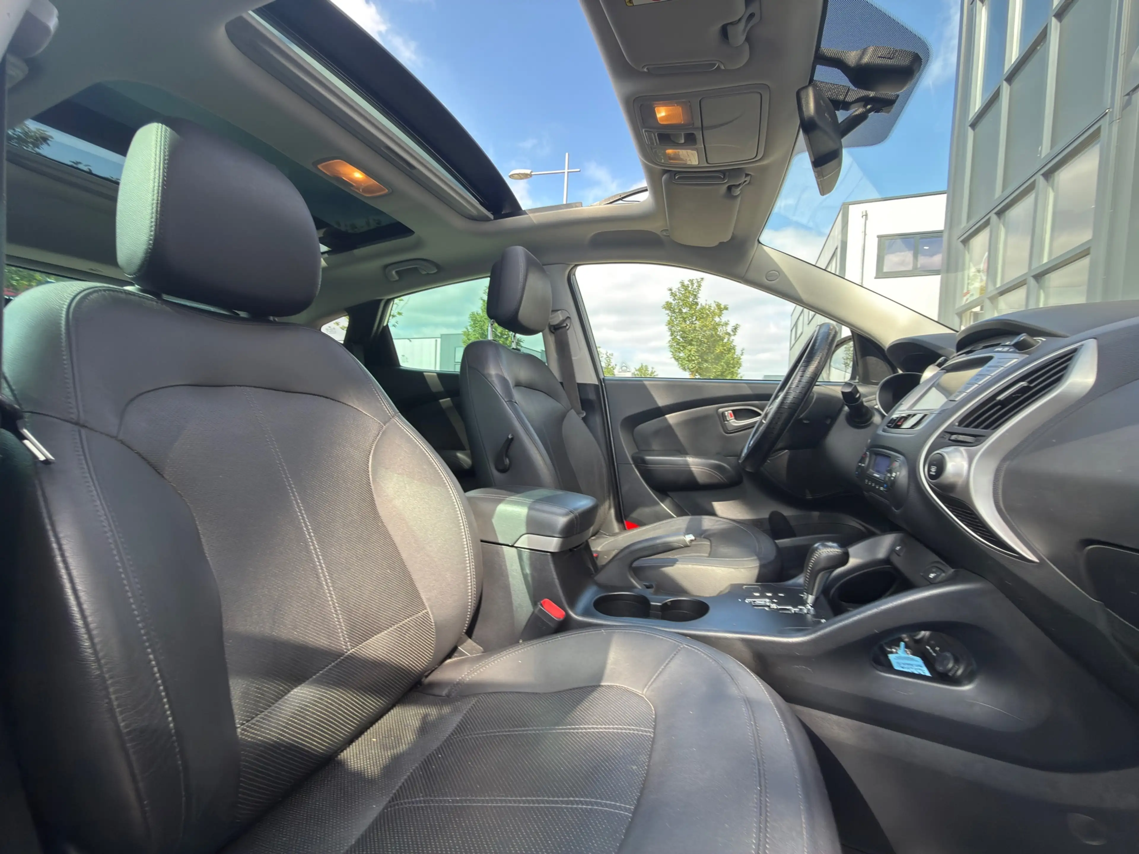 Hyundai iX35 2.0i 4WD i-Catcher / AUTOMAAT / SCHUIFDAK / NAP — photo 6