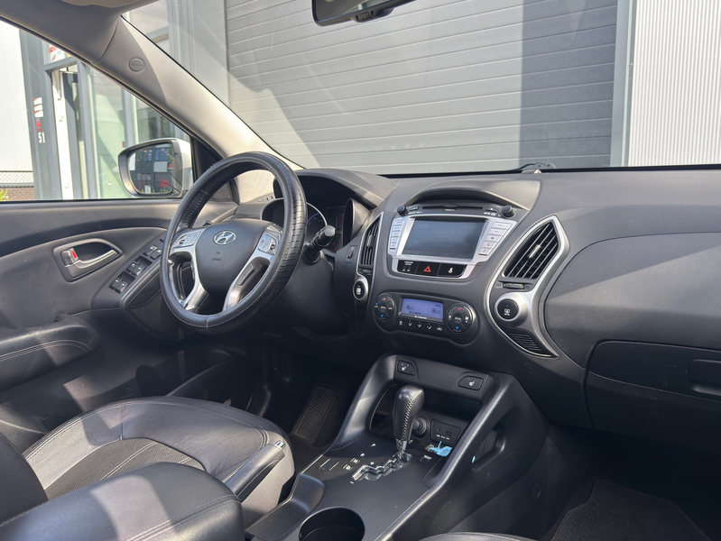 Hyundai iX35 2.0i 4WD i-Catcher / AUTOMAAT / SCHUIFDAK / NAP — photo 2