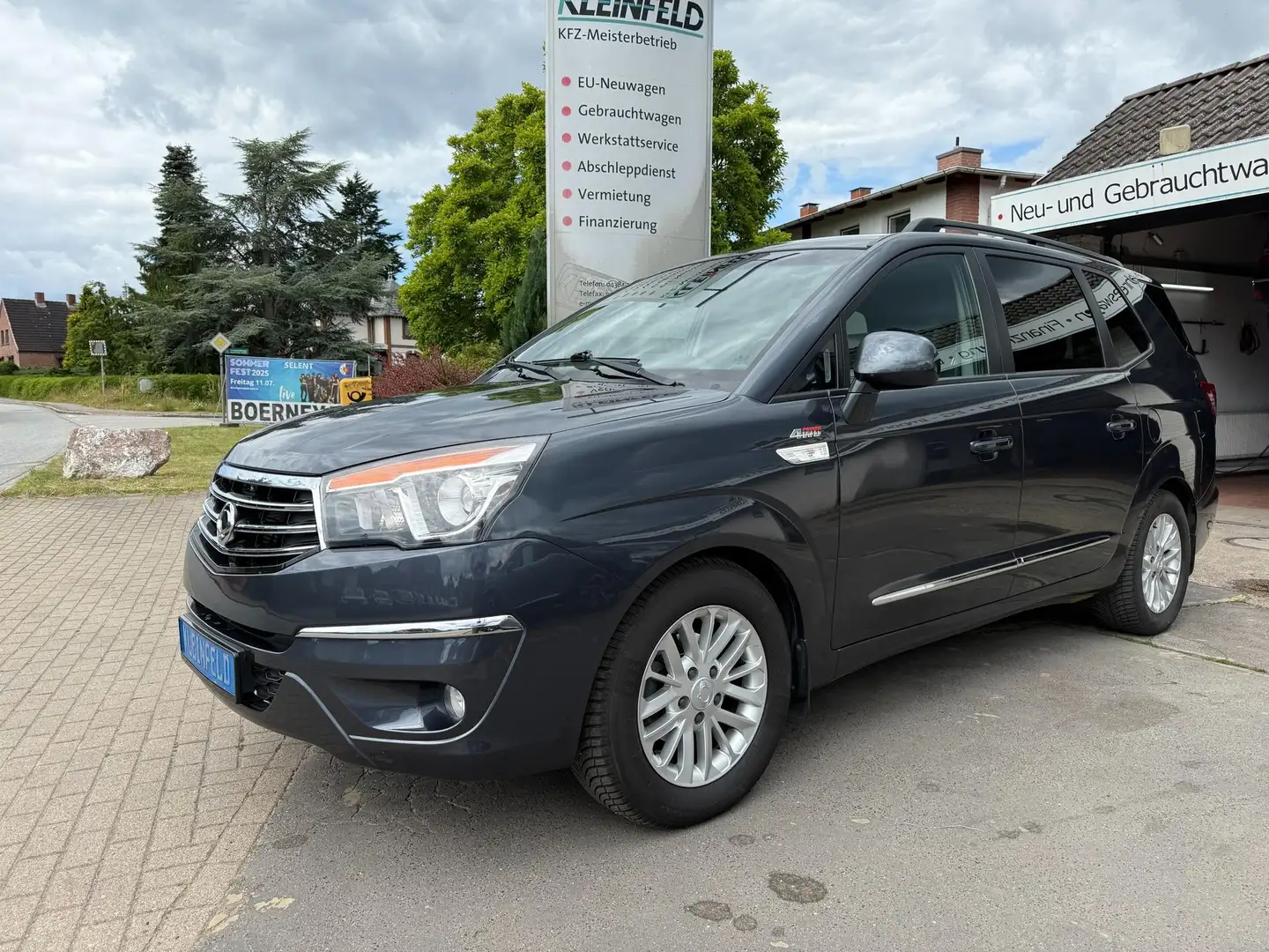 SsangYong Rodius 200 e-XDI 4WD Automatik-Klimaauto.-PDC-GRA-MFA-... Grau - 1