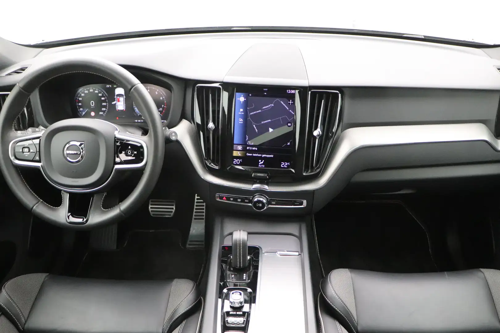 Volvo XC60 2.0 B4 Geartr. R-Design LEDER/CUIR LED GPS PDC CAM Gris - 1
