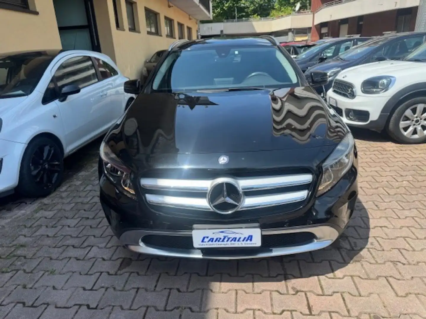 Mercedes-Benz GLA 200 d Automatic Premium Negro - 2