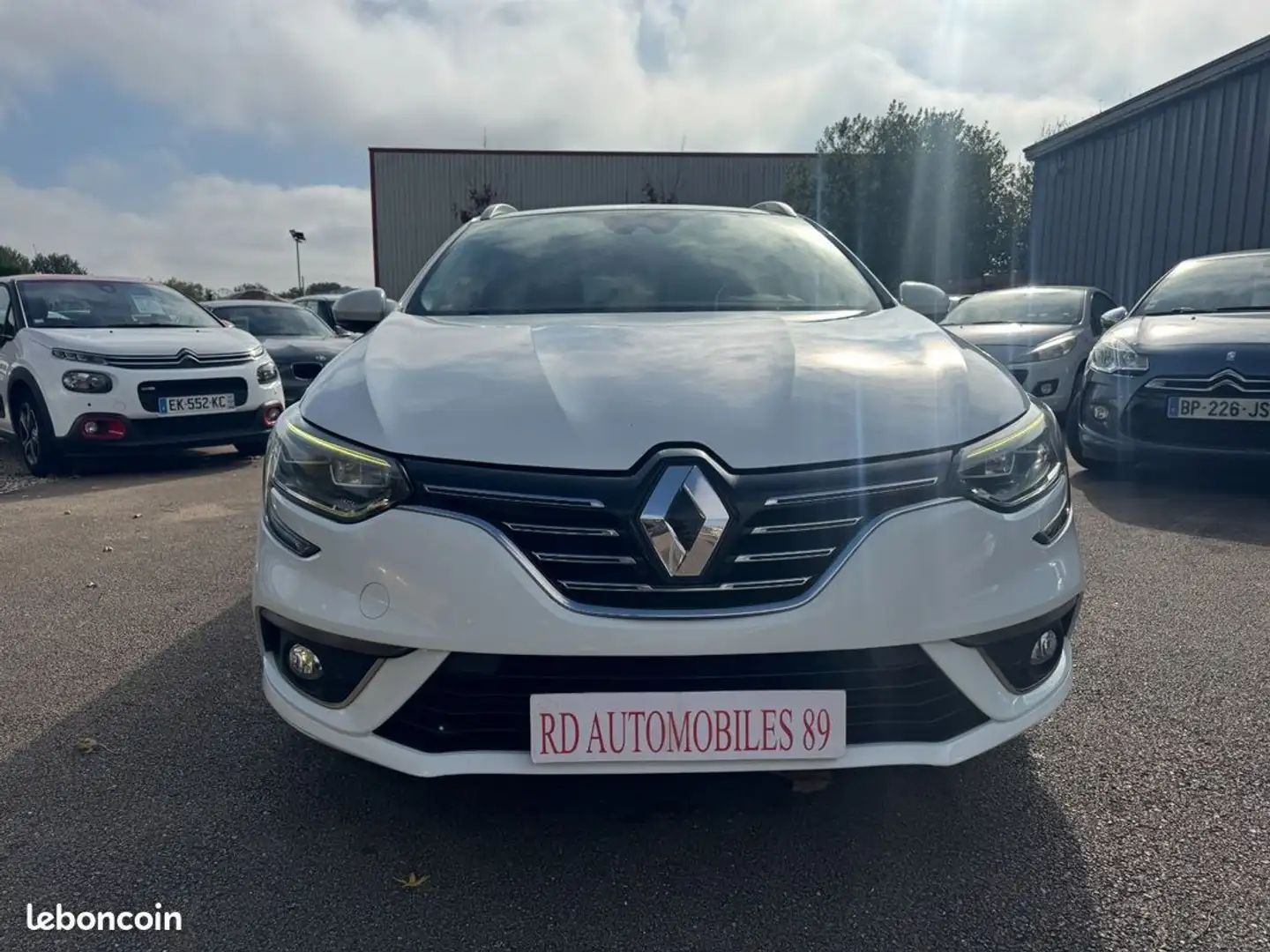 Renault Megane MÉGANE IV ESTATE 1.6 DCI 130 CH Intens Blanc - 2