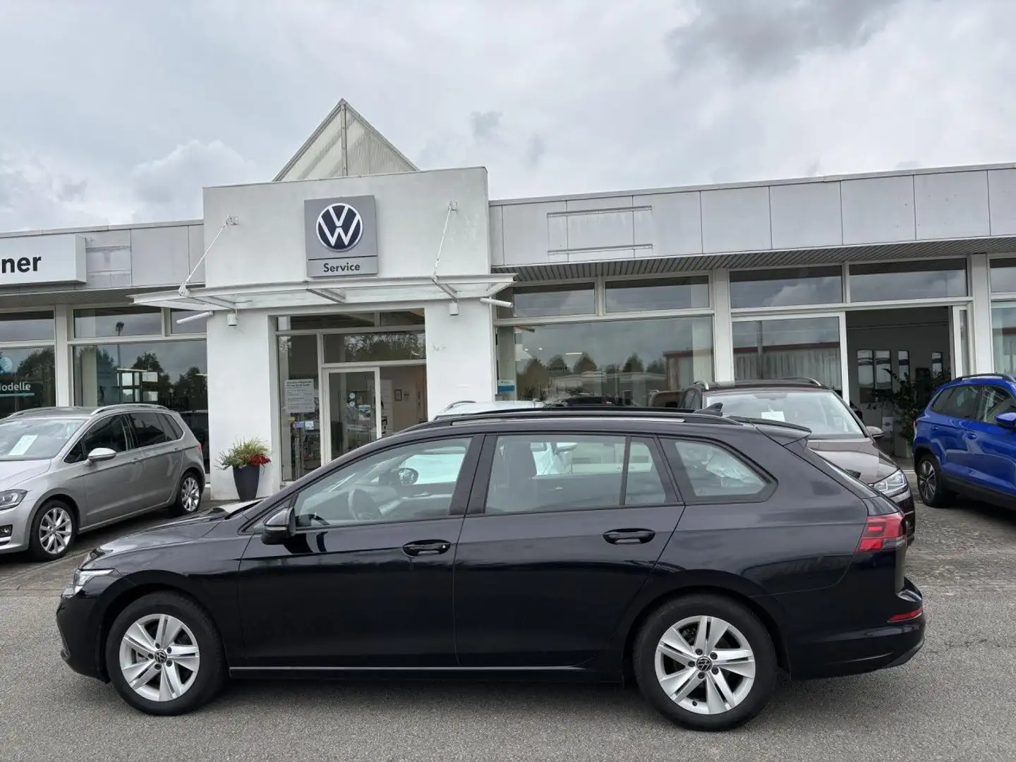 Volkswagen Golf Variant Golf VIII Variant 2.0 TDI Life DSG ACC Navi AHZV Schwarz - 1