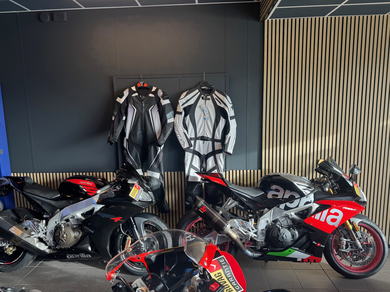 Suzuki V-Strom 1050 XTA BLACK EDITION ABS — photo 4