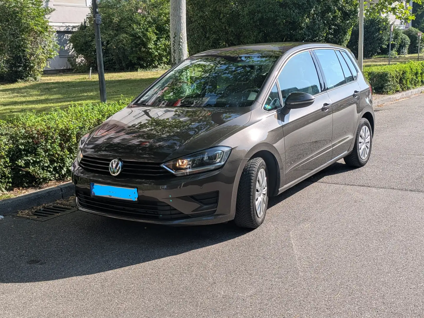 Volkswagen Golf Sportsvan 2015 Automatik 2. Hand, HU 11/2026, Familienwagen Braun - 1