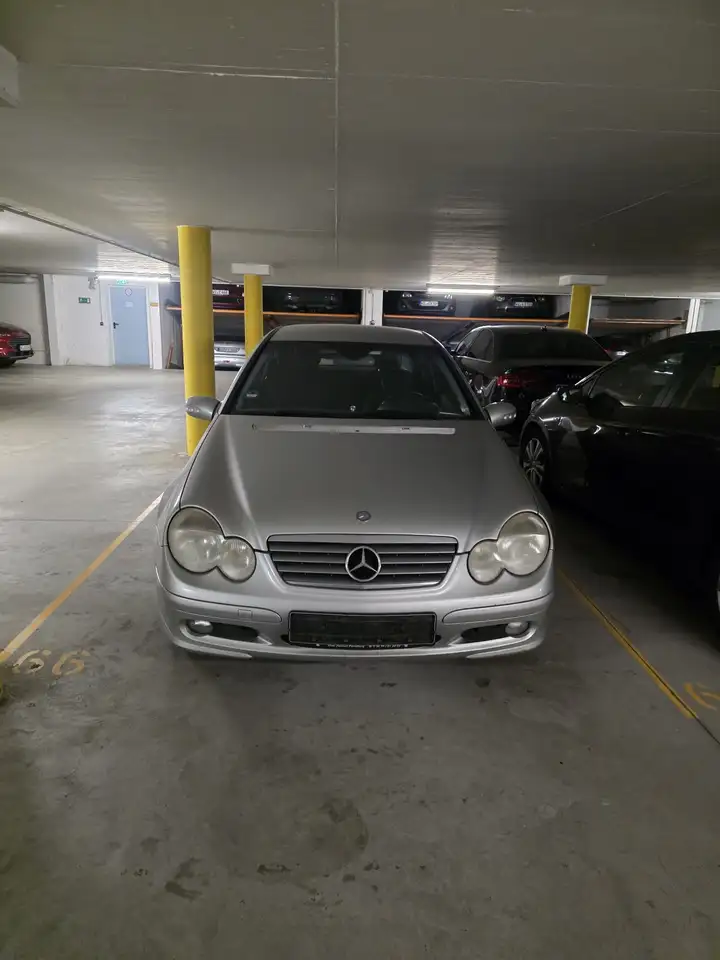 Mercedes-Benz C 220