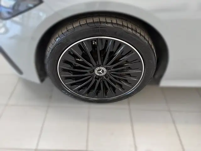 Mercedes-Benz CLE 300 e COUPE AMG LINE PANO SD DIG LI BURMESTER Ansicht 10