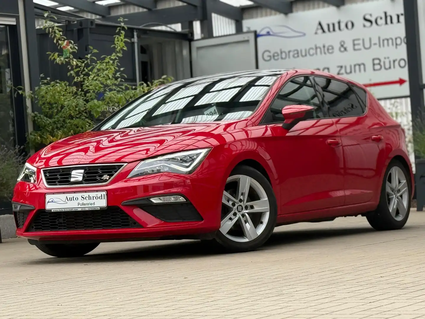 SEAT Leon FR 1.4 TSI, AHK, Pano, LED, Navi, Sitzheiz, H&R Rot - 1