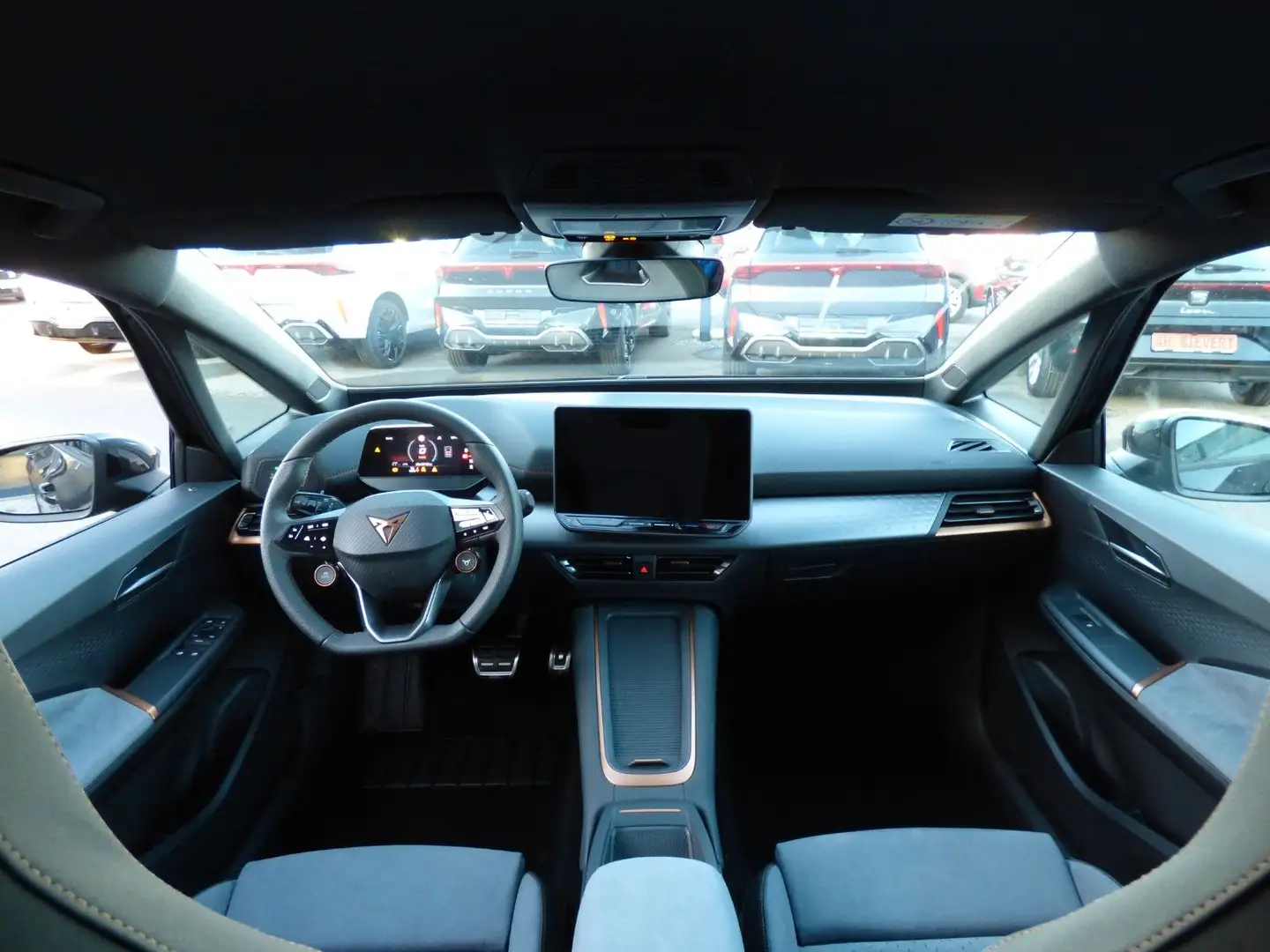 CUPRA Born Edition Dynamic WÄRMEPUMPE XL PLUS CARGO Noir - 2