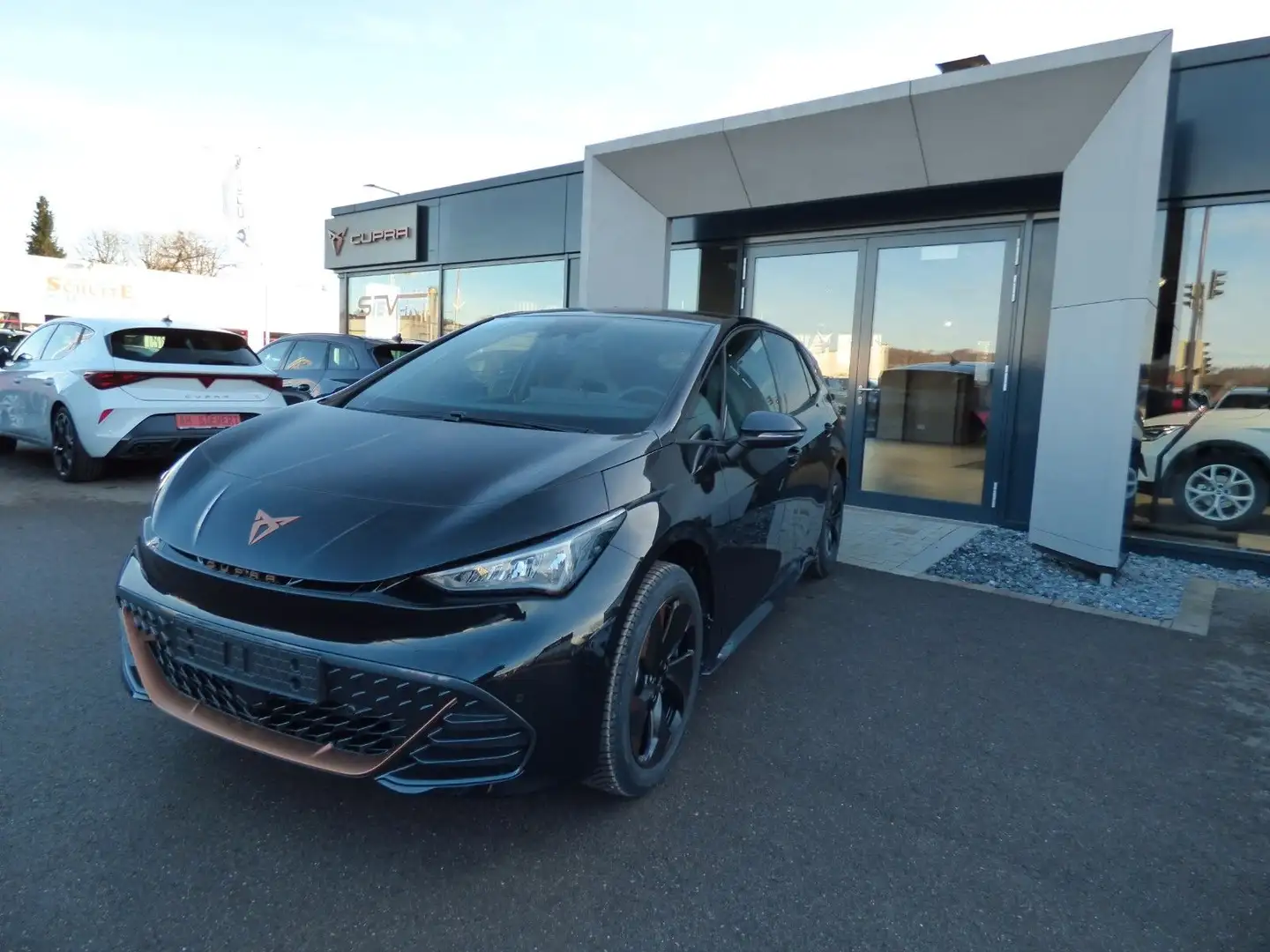 CUPRA Born Edition Dynamic WÄRMEPUMPE XL PLUS CARGO Noir - 1