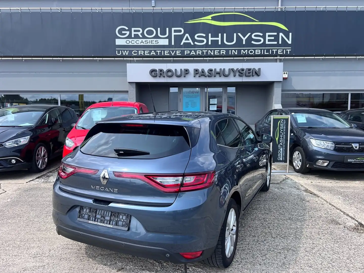 Renault Megane Limited 1.3TCE 115pk Grijs - 2