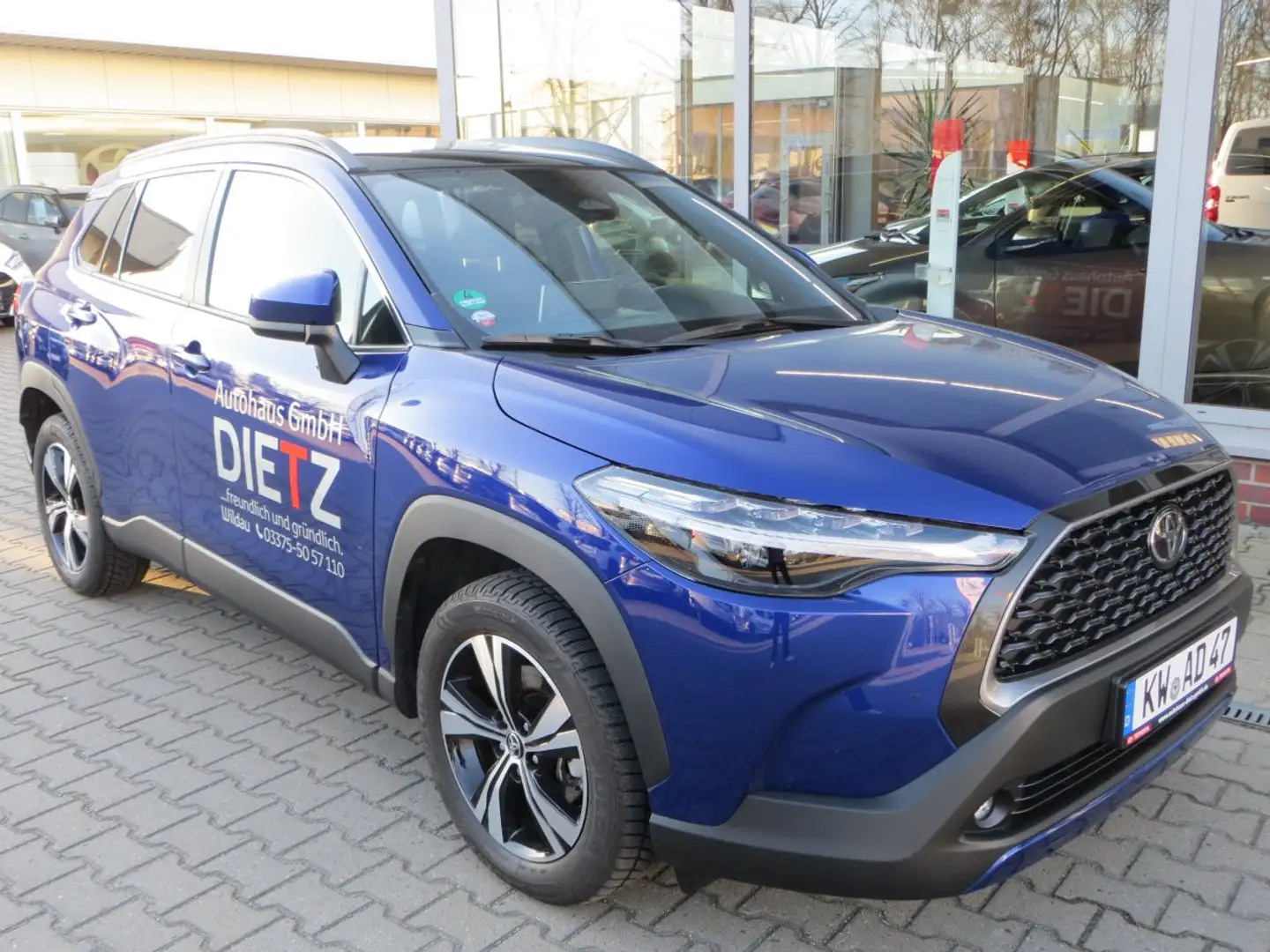 Toyota Corolla Cross 2.0 Hybrid Team D FWD /WKR Blau - 2