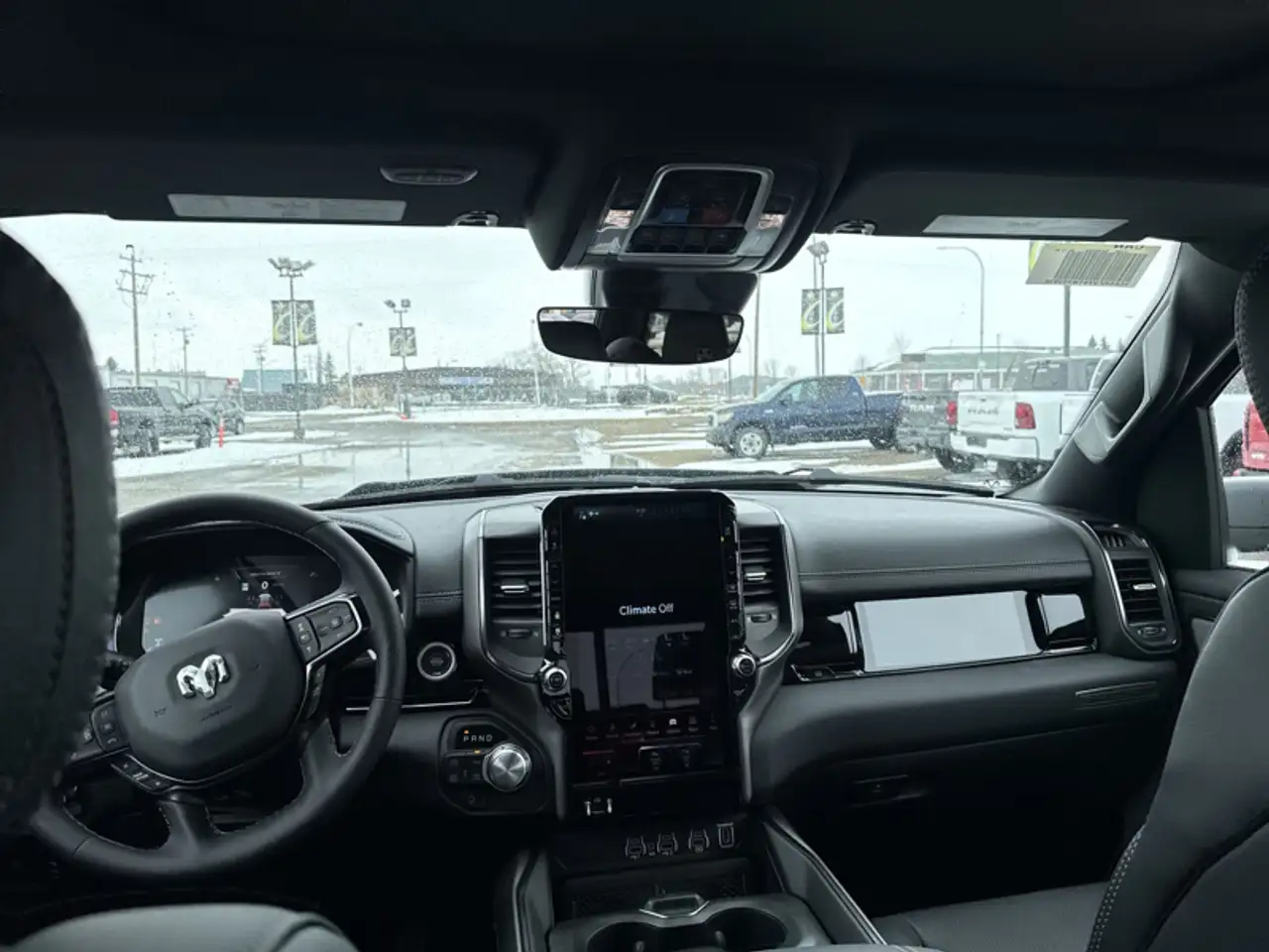 RAM 1500 снимка RAM 1500