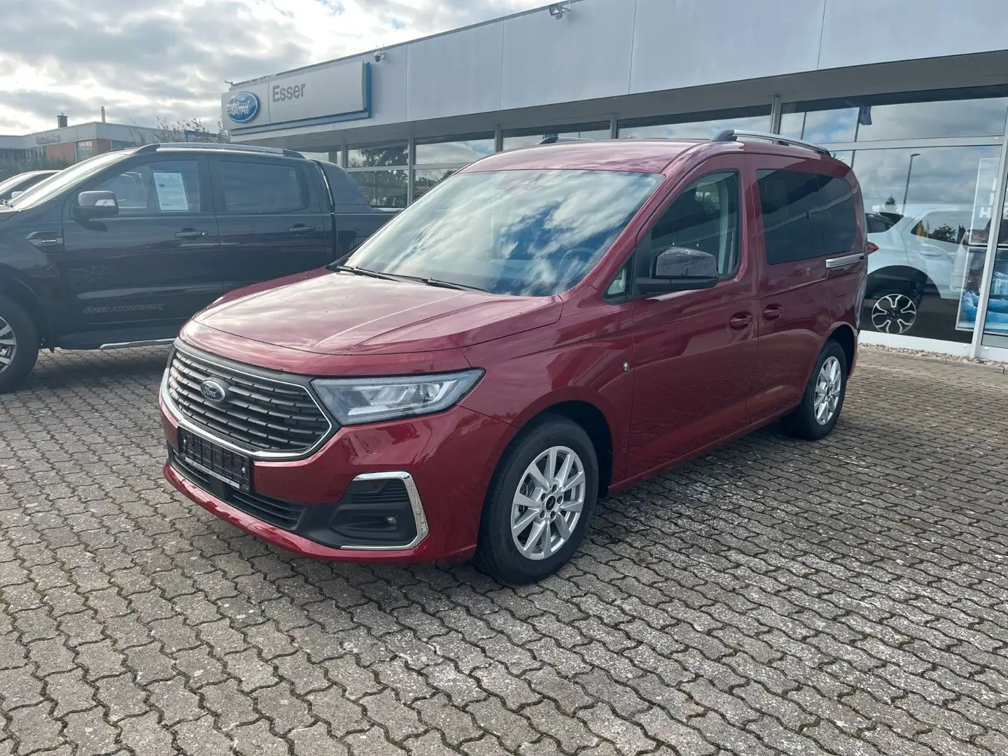 Ford Tourneo Connect Titanium Winter-Paket!! Rood - 1