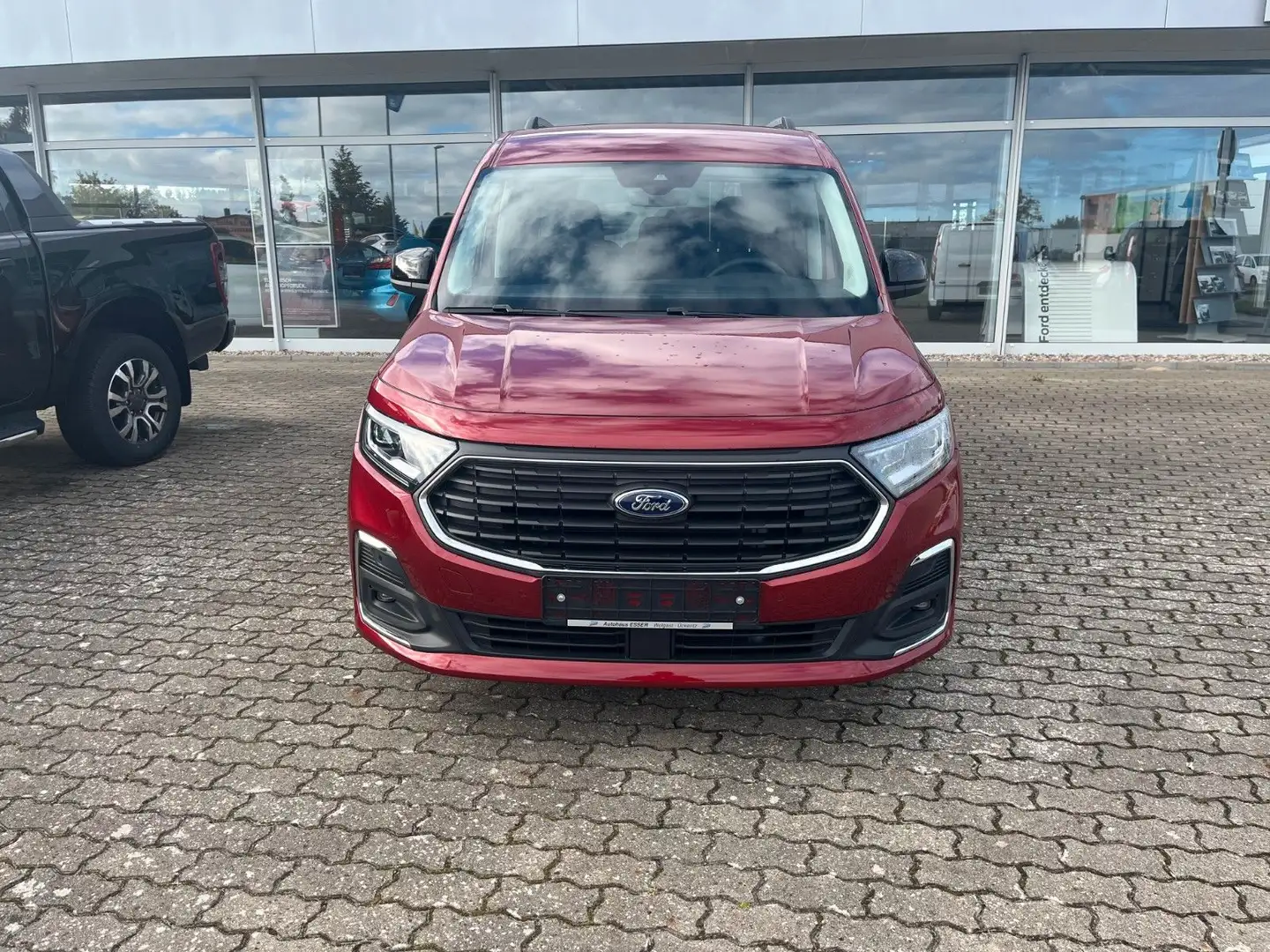Ford Tourneo Connect Titanium Winter-Paket!! Rood - 2