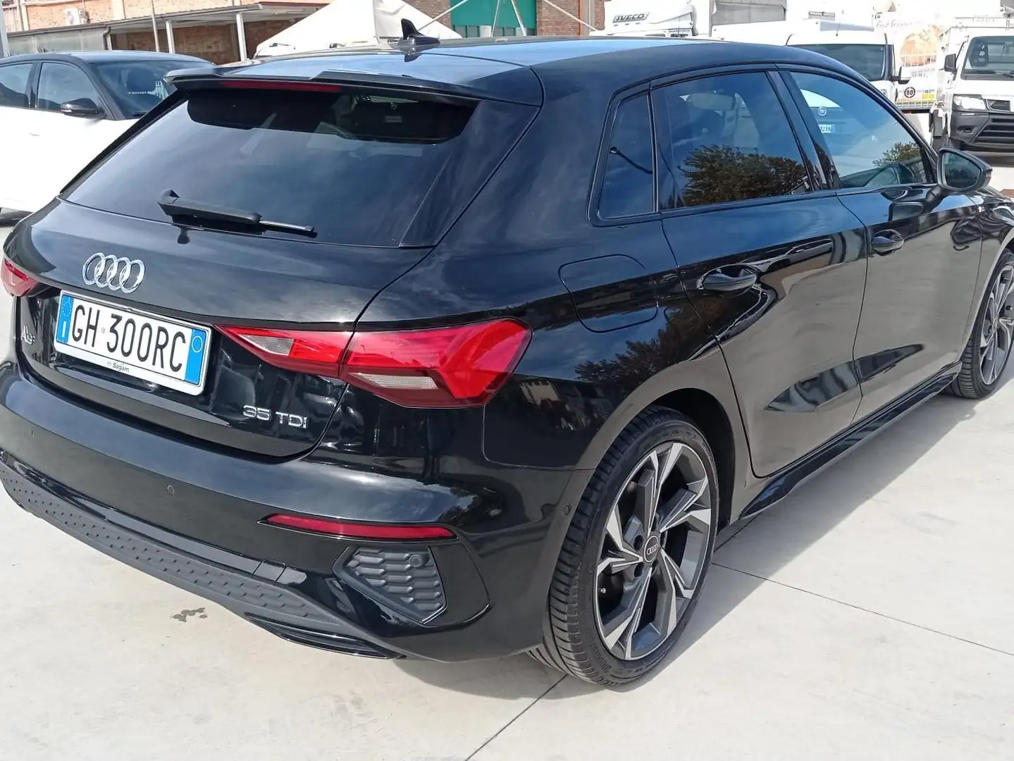 Audi A3 3494617817 2.0 tdi S line Edition s-tronic Noir - 1