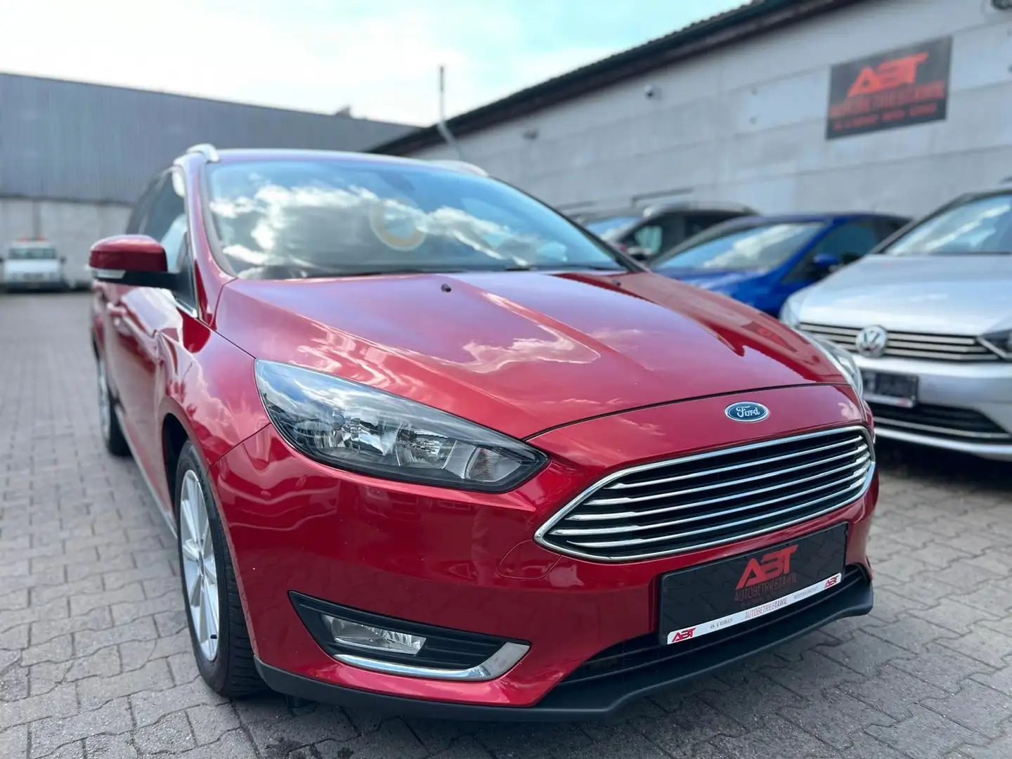 Ford Focus Titanium,TÜV NEU, Kamera, Navi, PDC, 2Hand Rojo - 1