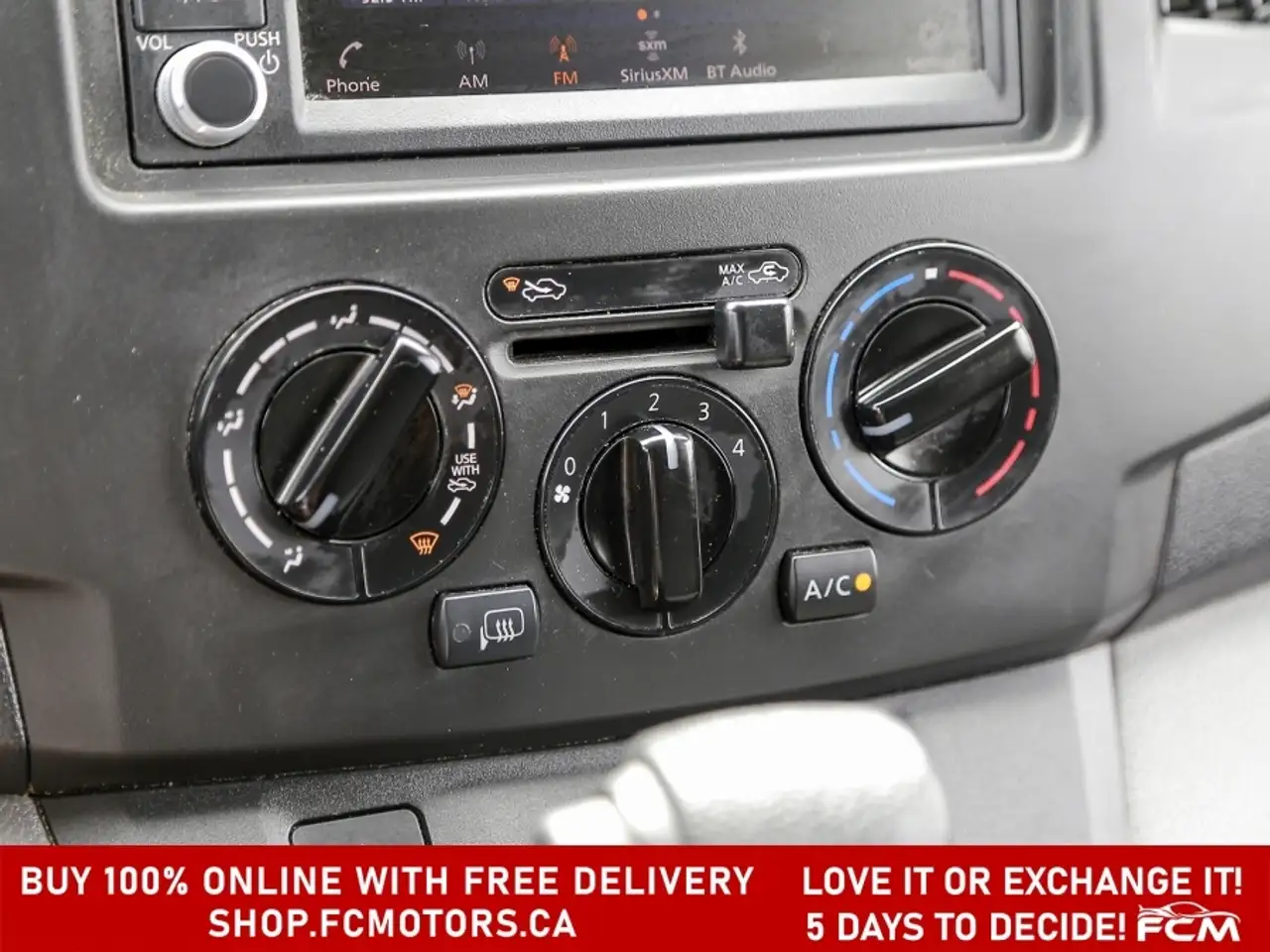 Nissan NV200 photo Nissan NV200