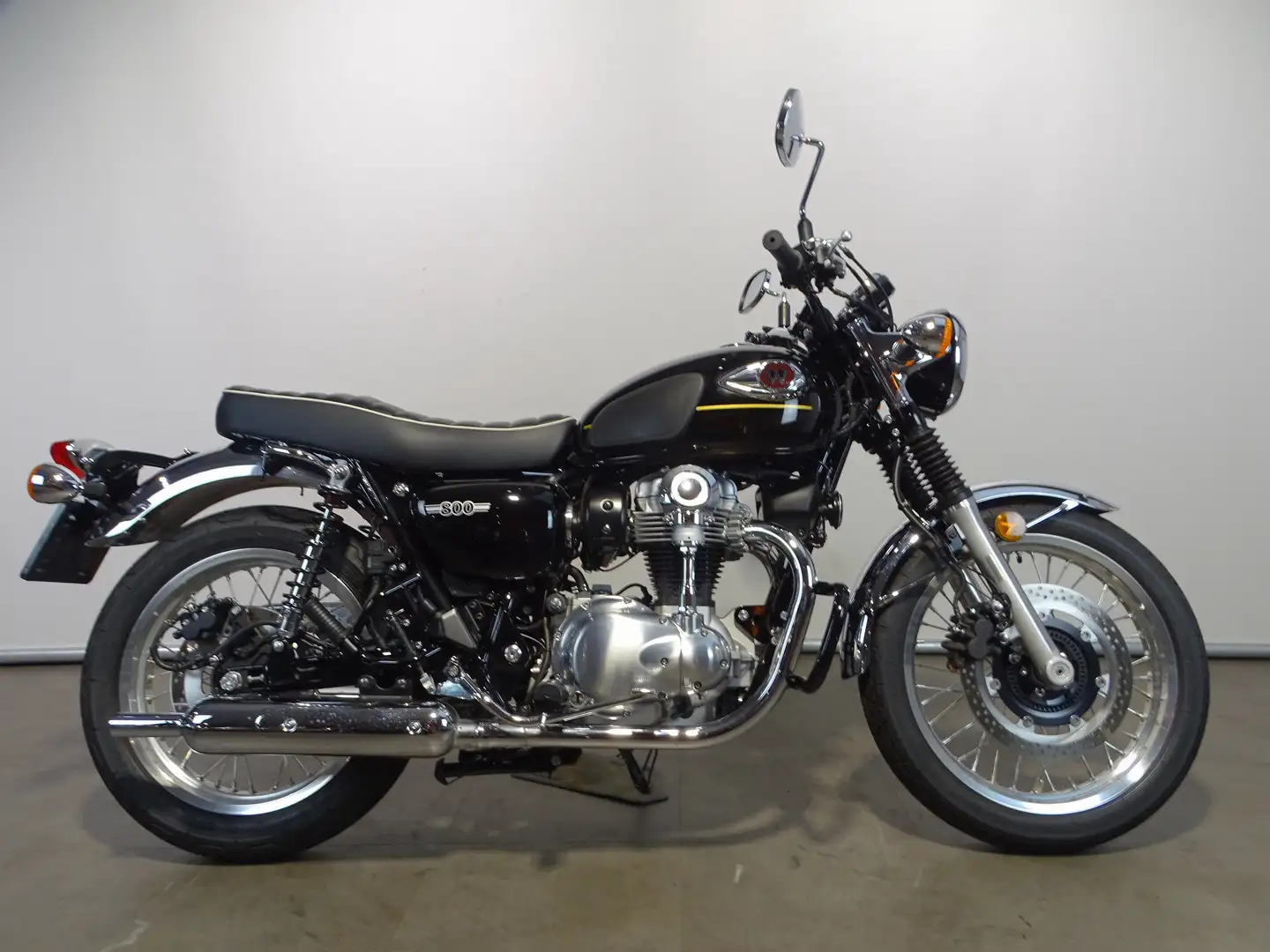 Kawasaki W 800 Zwart - 1