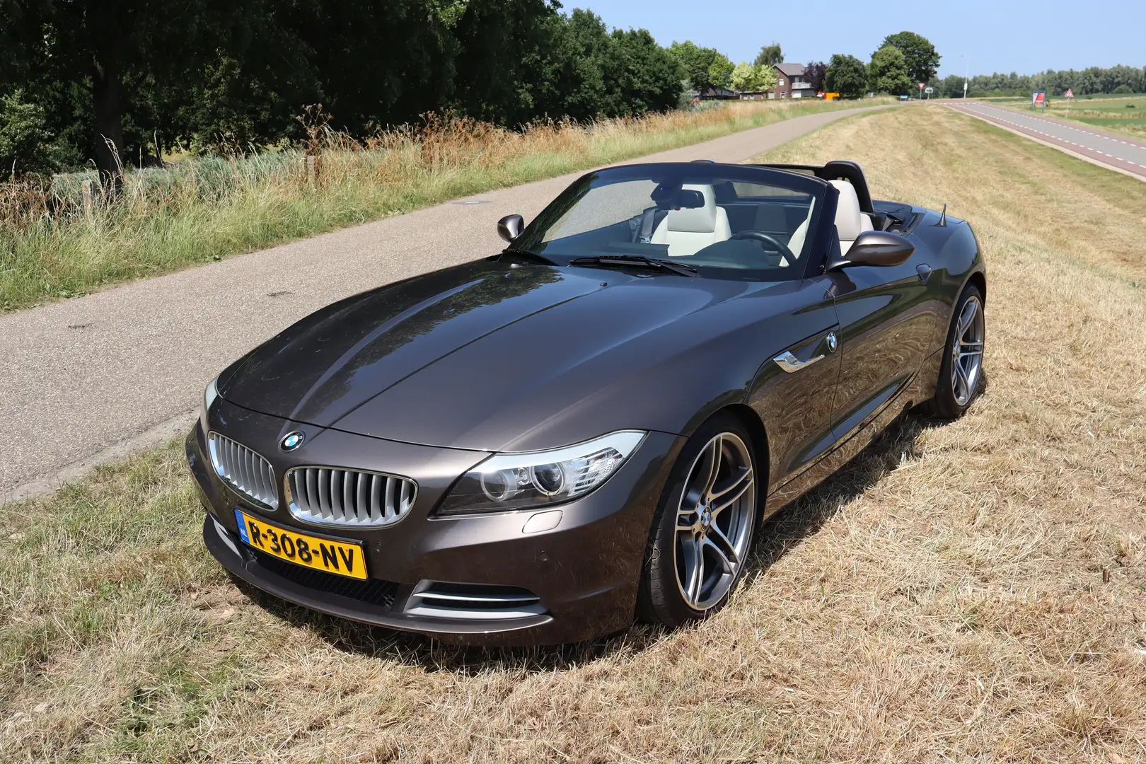 BMW Z4 sDrive35i Bruin - 2