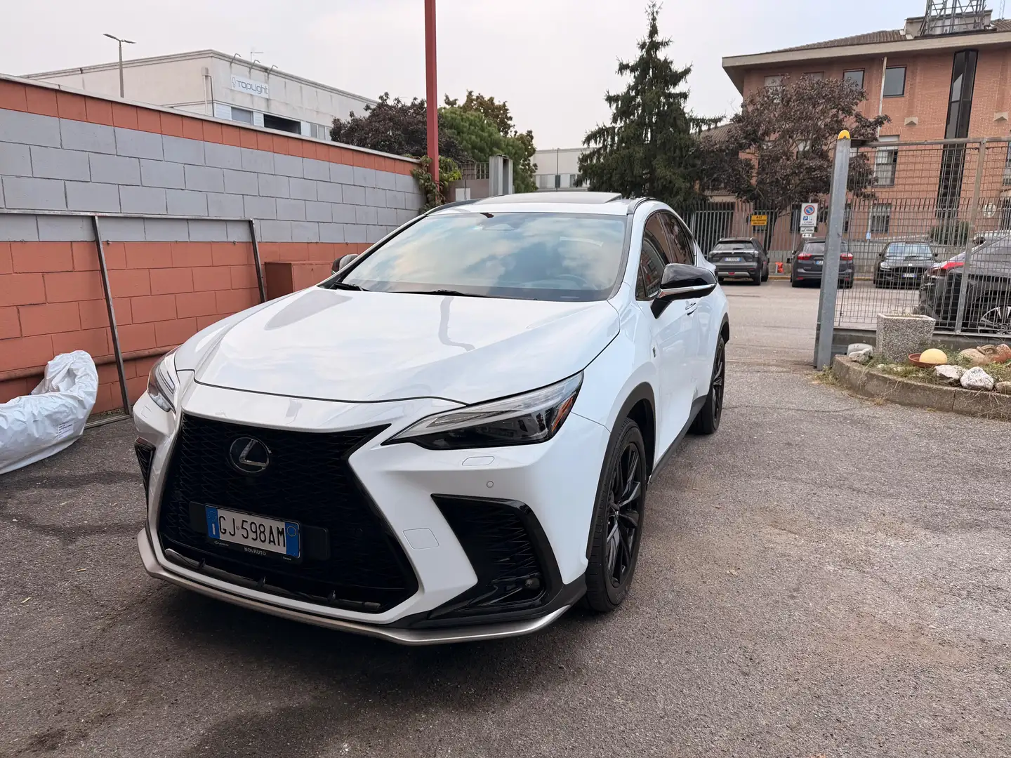 Lexus NX 450h+ NX II 2022 450h+ 2.5 phev F-Sport 4wd e-cvt Bianco - 1