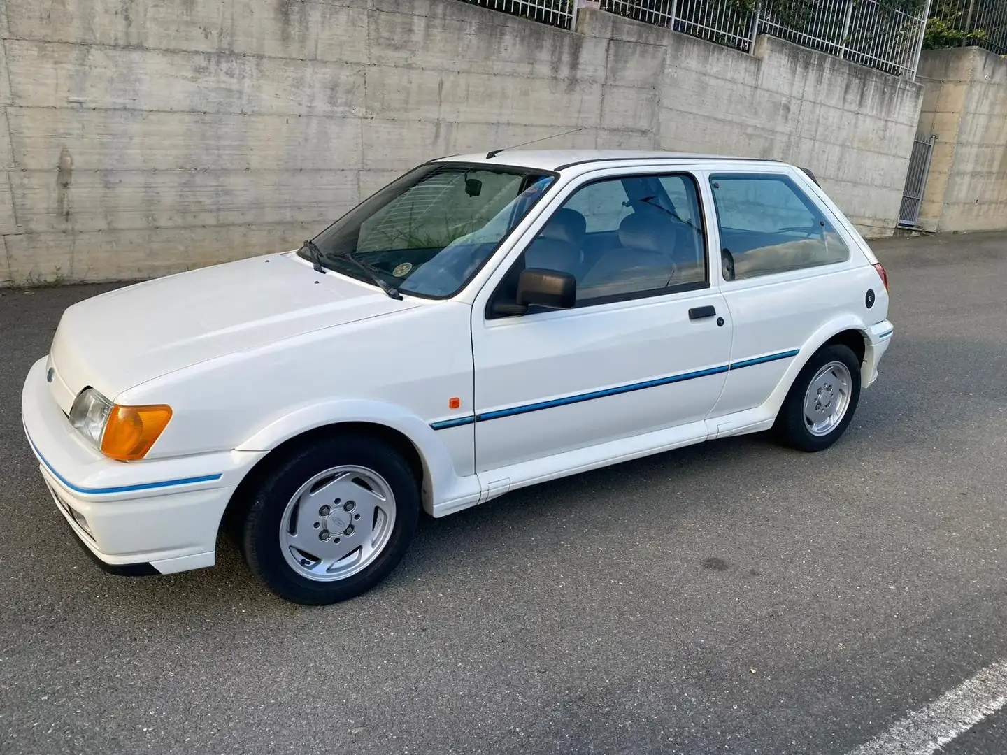 Ford Fiesta Fiesta 3p 1.6i XR2 - XR2i Білий - 1