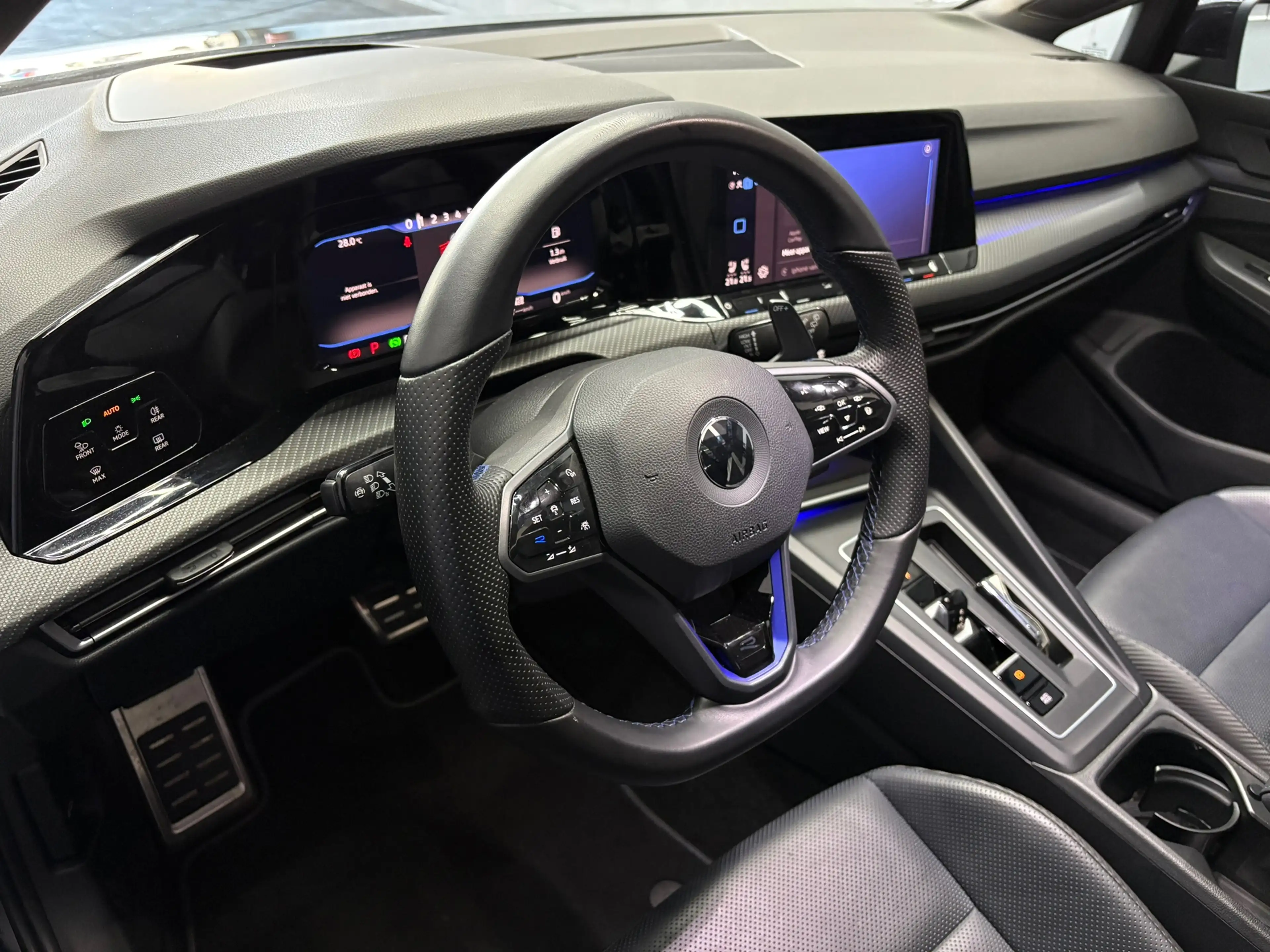 Volkswagen Golf R 8 2.0 TSI 4M Performance — photo 6