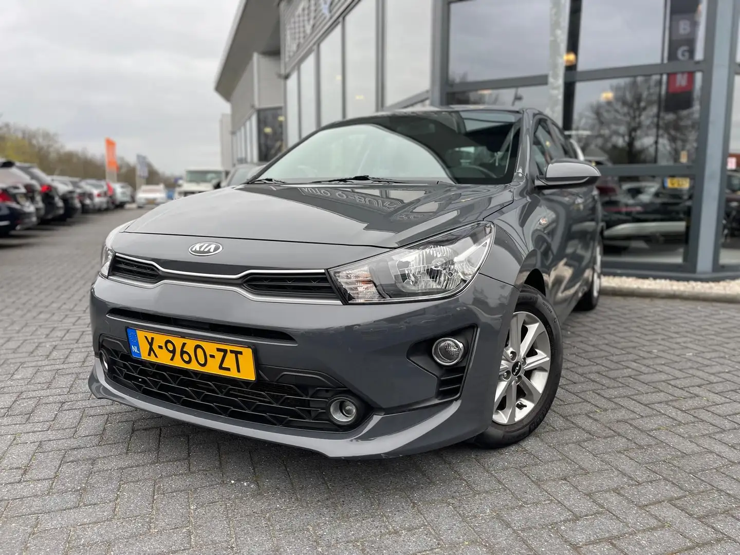 Kia Rio | Camera | Carplay| PDC | DAB | LMV | Szürke - 2