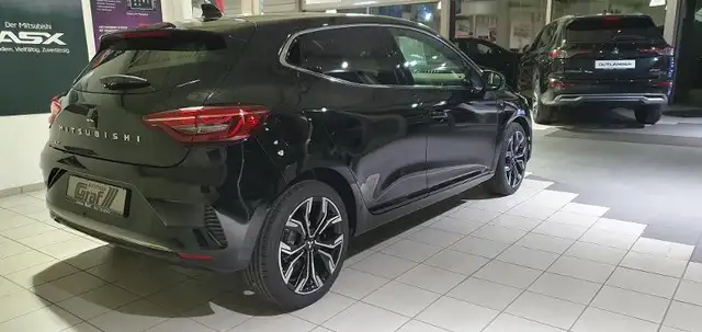 Mitsubishi Colt view 9