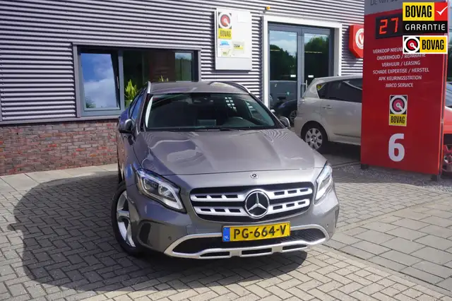 Mercedes-Benz GLA 180 Premium Plus / Stoelverwarming / Achter. camera /