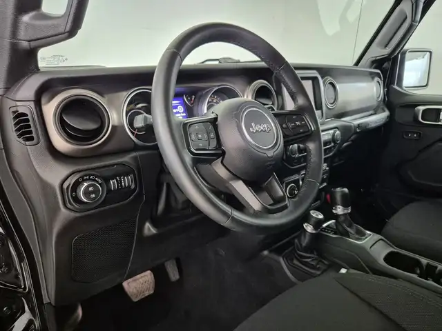 Jeep Wrangler view 6