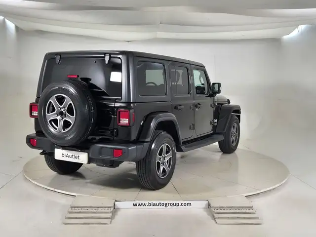 Jeep Wrangler view 4