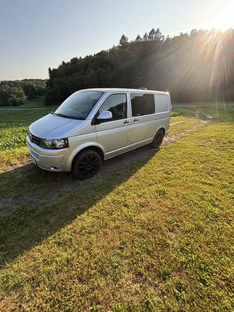 Volkswagen T5 DoKa 4Motion - 1
