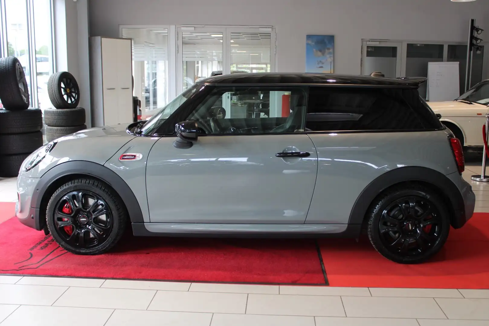 MINI John Cooper Works John Cooper Works *AMBIENT*PDC*SITZHEIZ Šedá - 2