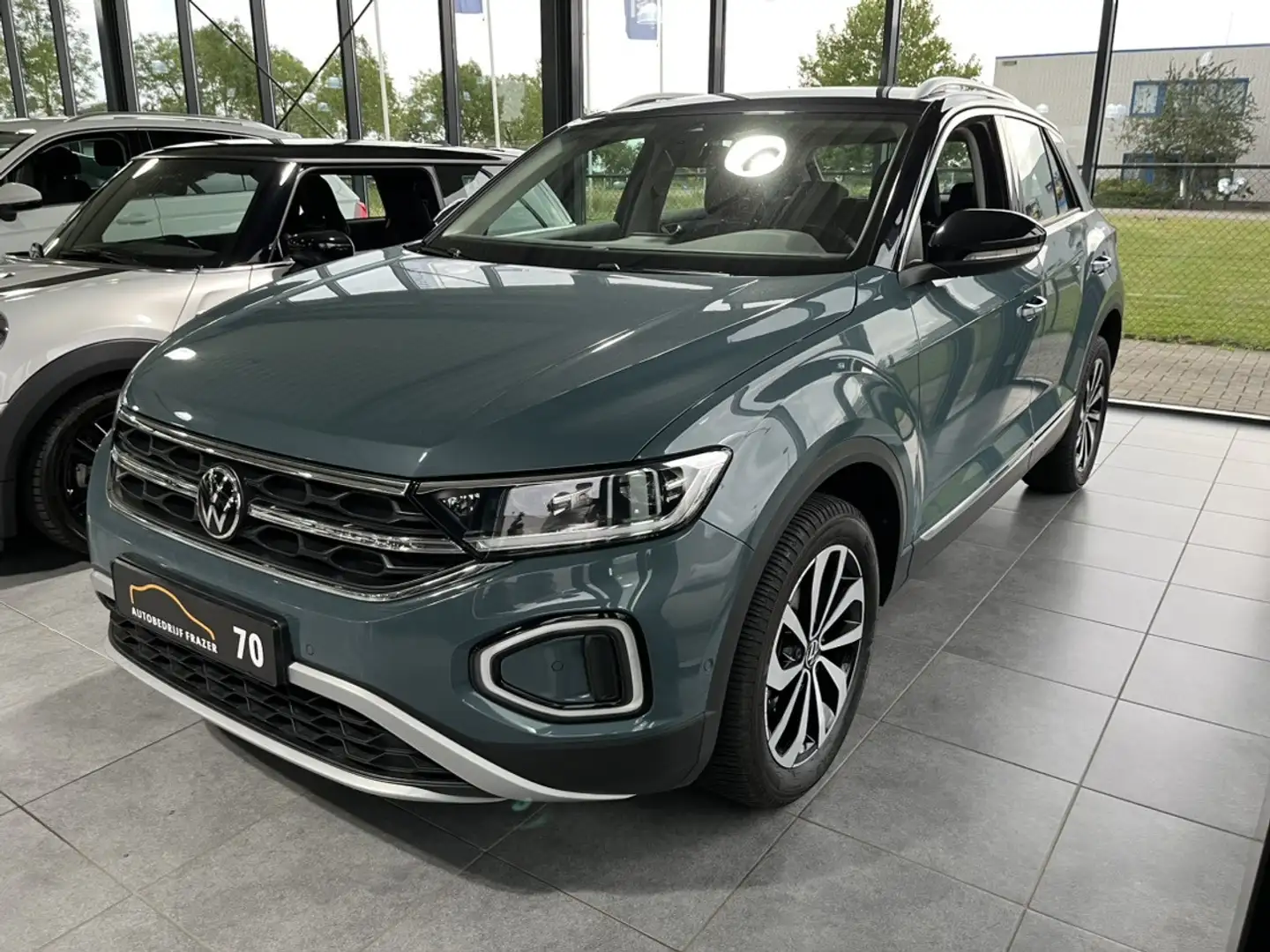 Volkswagen T-Roc 1.0 TSI STYLE LED / NAVI / CRUISE / FULL OPTION / Bleu - 2