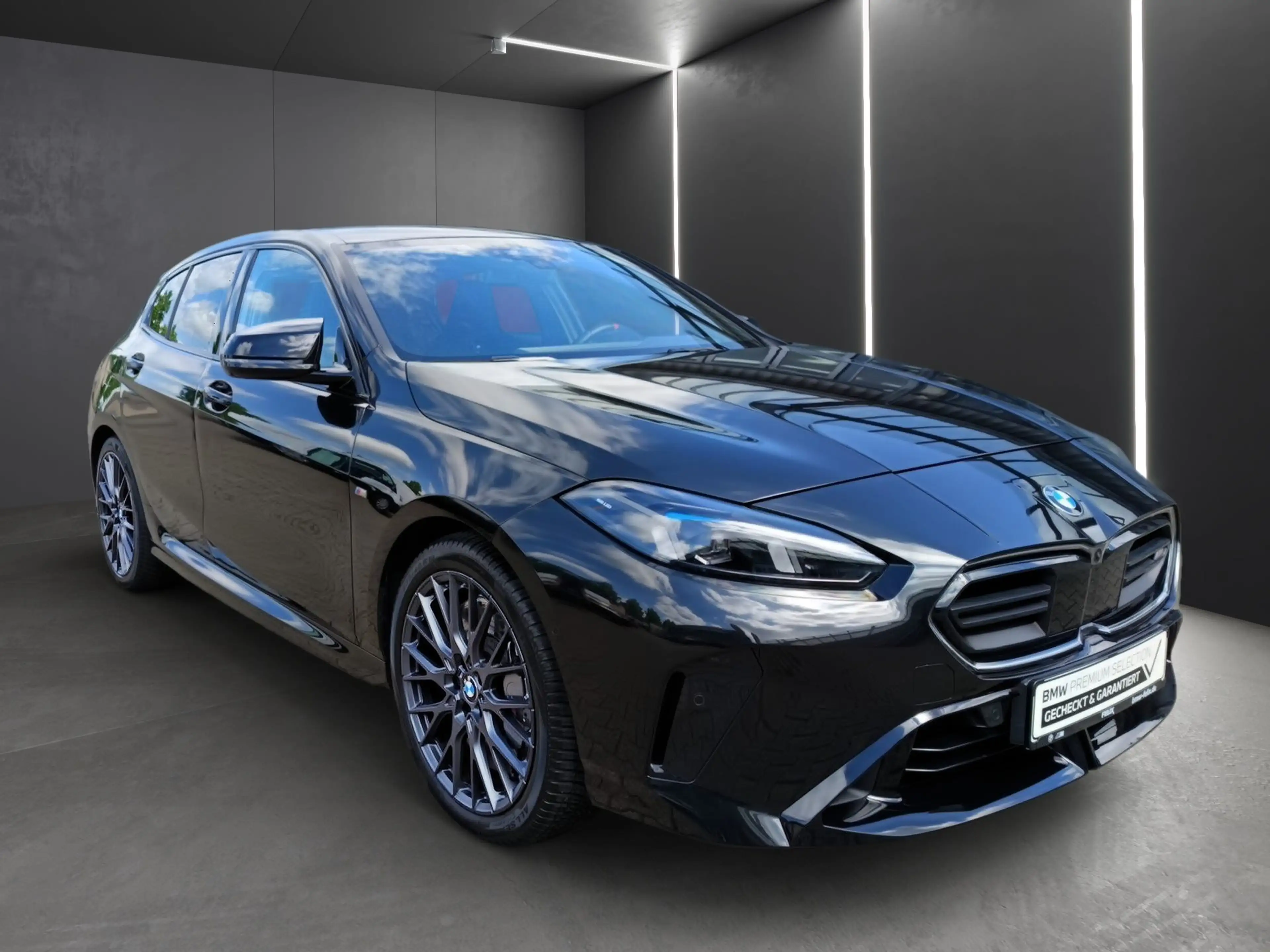 BMW 135 M135 xDrive M SPORT+ICONIC GLOW+HARMAN/KARDON+HEAD — photo 3