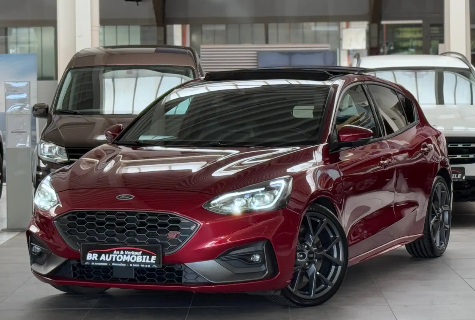 Ford Focus ST*Recaro-Sitze*Panorama*LED*Kamera*B&O*AHK Rood - 1