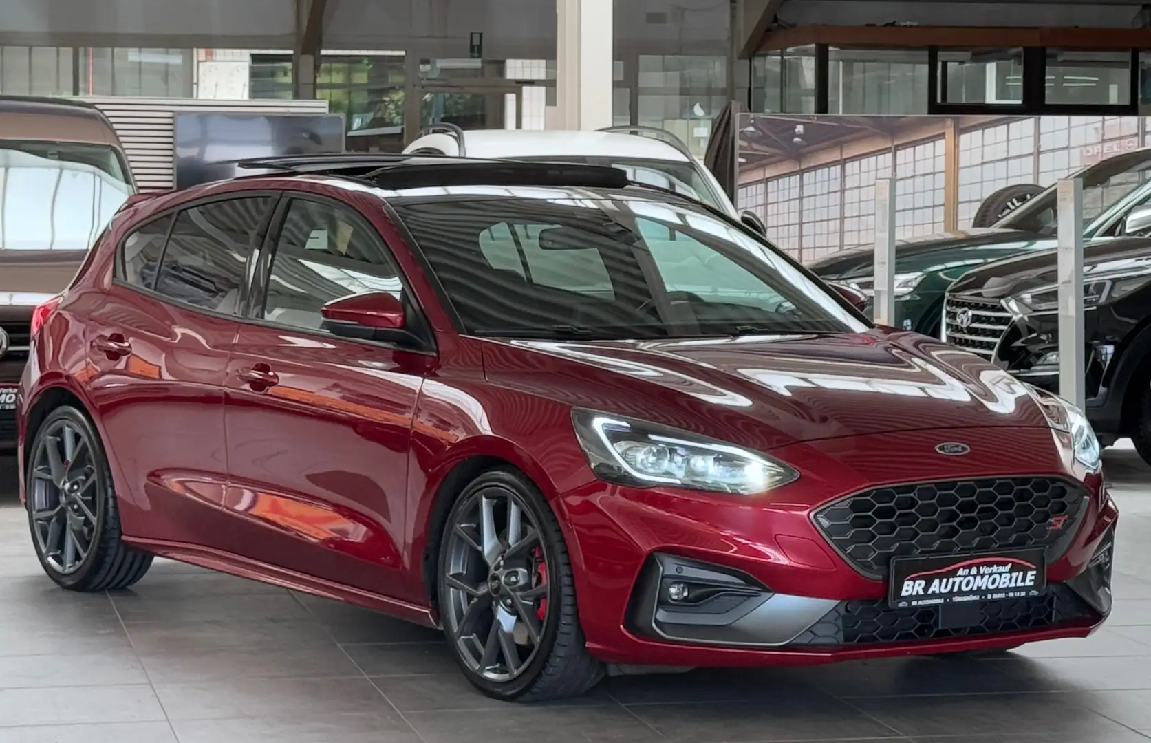 Ford Focus ST*Recaro-Sitze*Panorama*LED*Kamera*B&O*AHK Rood - 2