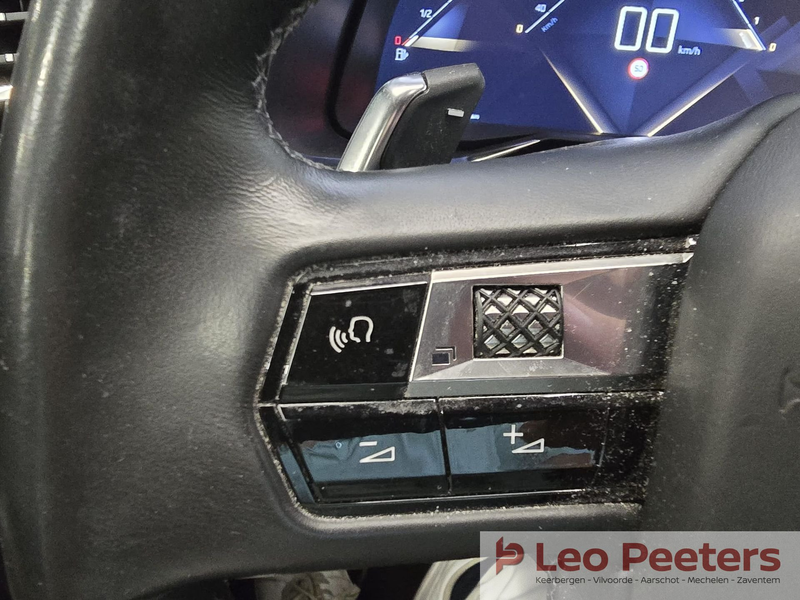 DS Automobiles DS 7 Crossback BlueHDI So Chic Drive Efficiency — photo 13